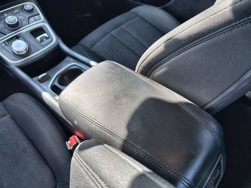 Used 2016 Chrysler 200 Limited w/ Convenience Group FWD image 20