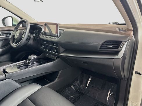 Used 2023 Nissan Rogue SV w/ SV Premium B Package FWD image 30
