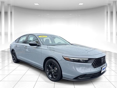 Certified 2025 Honda Accord SE image 1