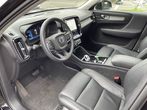 Used 2024 Volvo XC40 B5 Plus w/ Climate Package AWD/4WD image 10