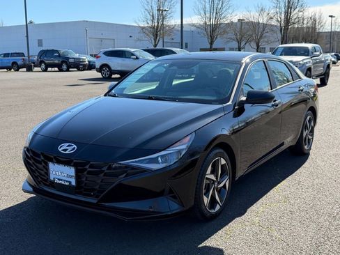 Used 2023 Hyundai Elantra SEL w/ Convenience Package image 4