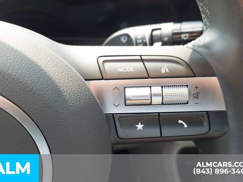Used 2025 Hyundai Kona SEL FWD image 12