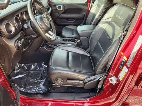 Used 2022 Jeep Wrangler Unlimited Sahara w/ Cold Weather Group image 12