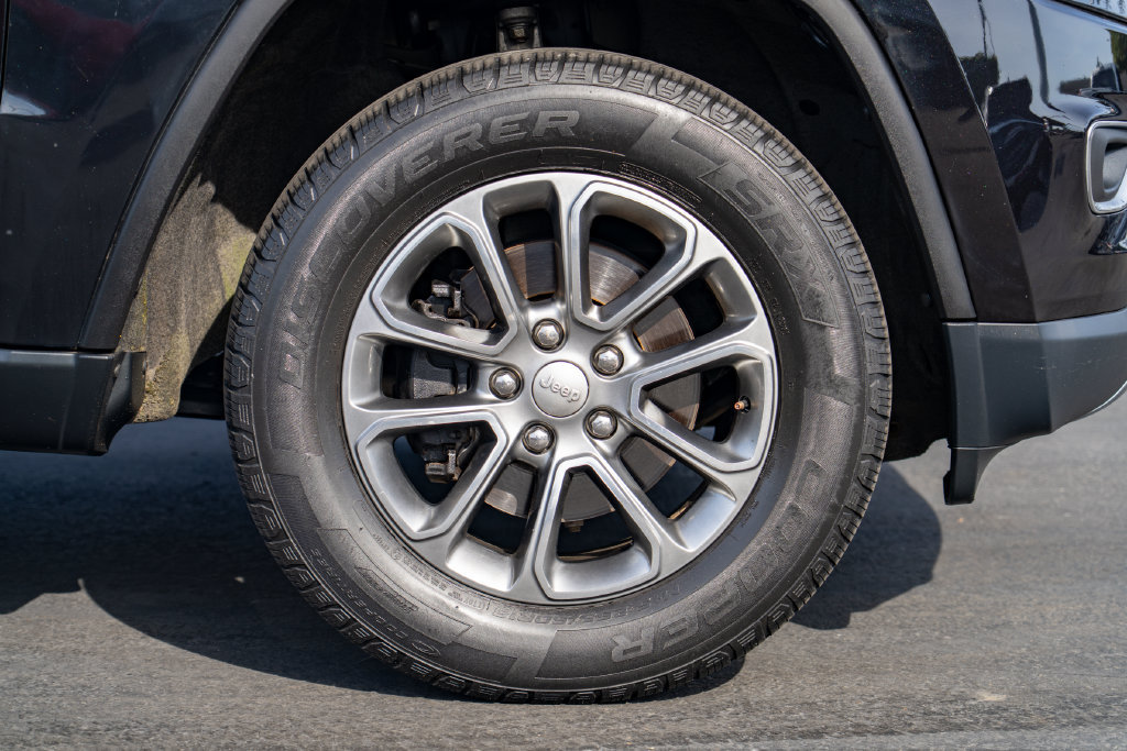 Used 2016 Jeep Grand Cherokee Limited AWD/4WD image 7