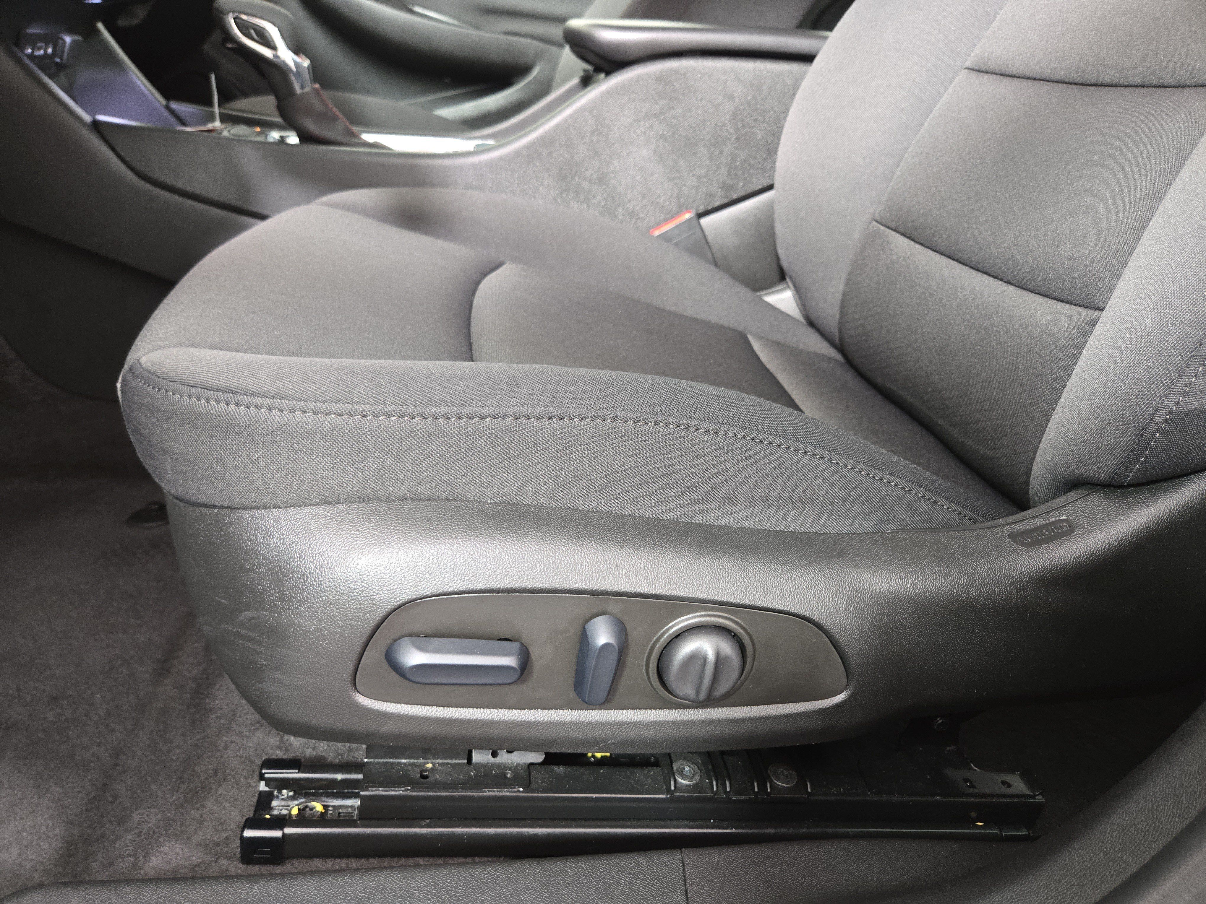 Used 2024 Chevrolet Malibu RS FWD image 28