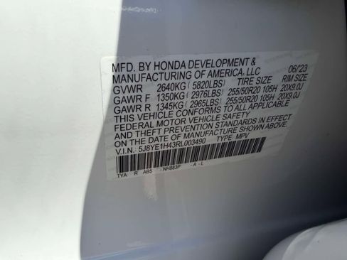 Certified 2024 Acura MDX SH-AWD w/ Technology Package image 23