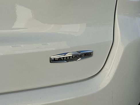 Used 2022 Jeep Compass Latitude image 13