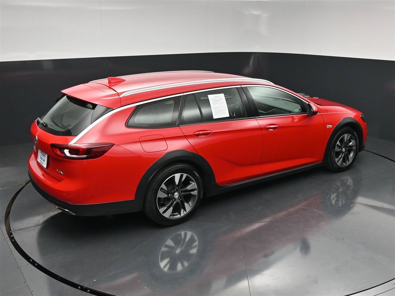 Used 2018 Buick Regal Preferred w/ Sights and Sounds Package AWD/4WD image 24
