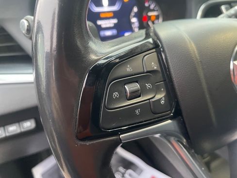 Used 2022 Buick Enclave Premium image 8