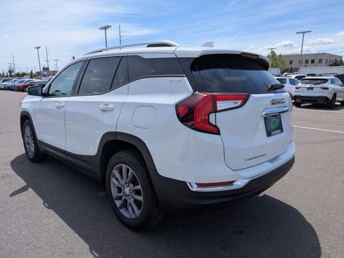 Certified 2024 GMC Terrain SLT AWD/4WD image 32