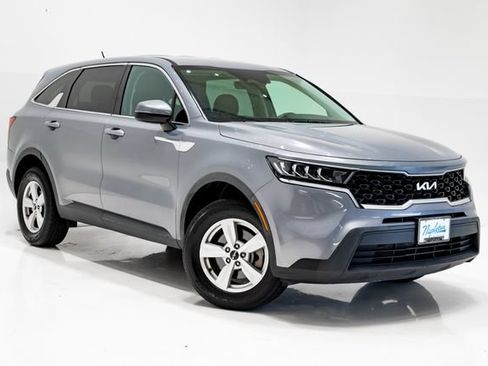 Certified 2023 Kia Sorento LX AWD/4WD image 6
