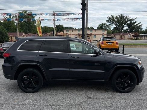 Used 2015 Jeep Grand Cherokee Altitude AWD/4WD image 5