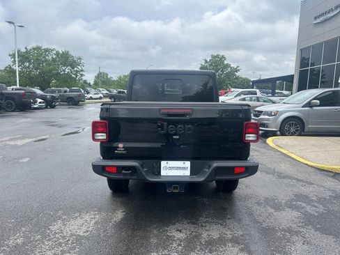 Used 2022 Jeep Gladiator Sport AWD/4WD image 4