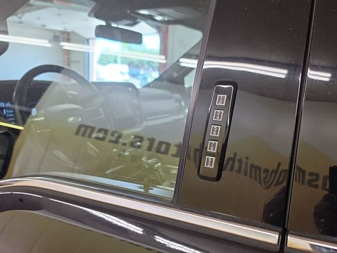 Used 2021 Ford F150 Platinum AWD/4WD image 22