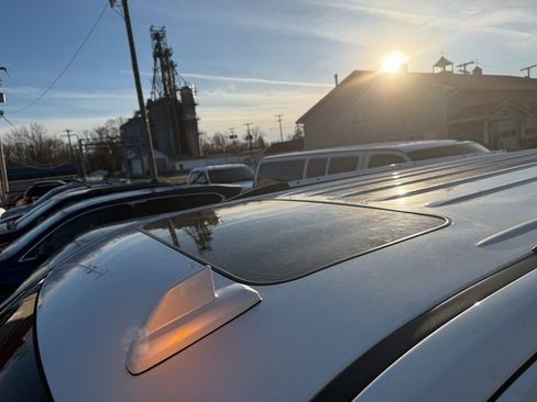 Used 2018 GMC Yukon XL Denali image 9