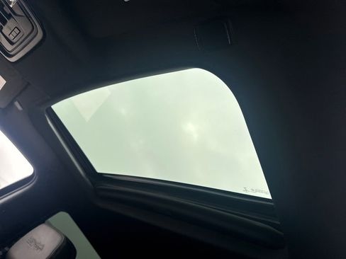 Used 2020 Chevrolet Silverado 1500 High Country w/ Technology Package image 17