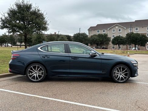 Used 2025 Genesis G70 2.5T image 4