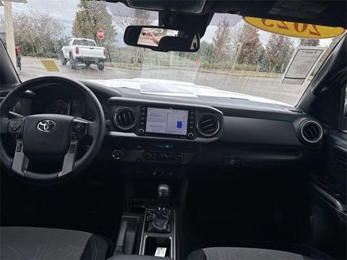 Used 2023 Toyota Tacoma TRD Sport image 15