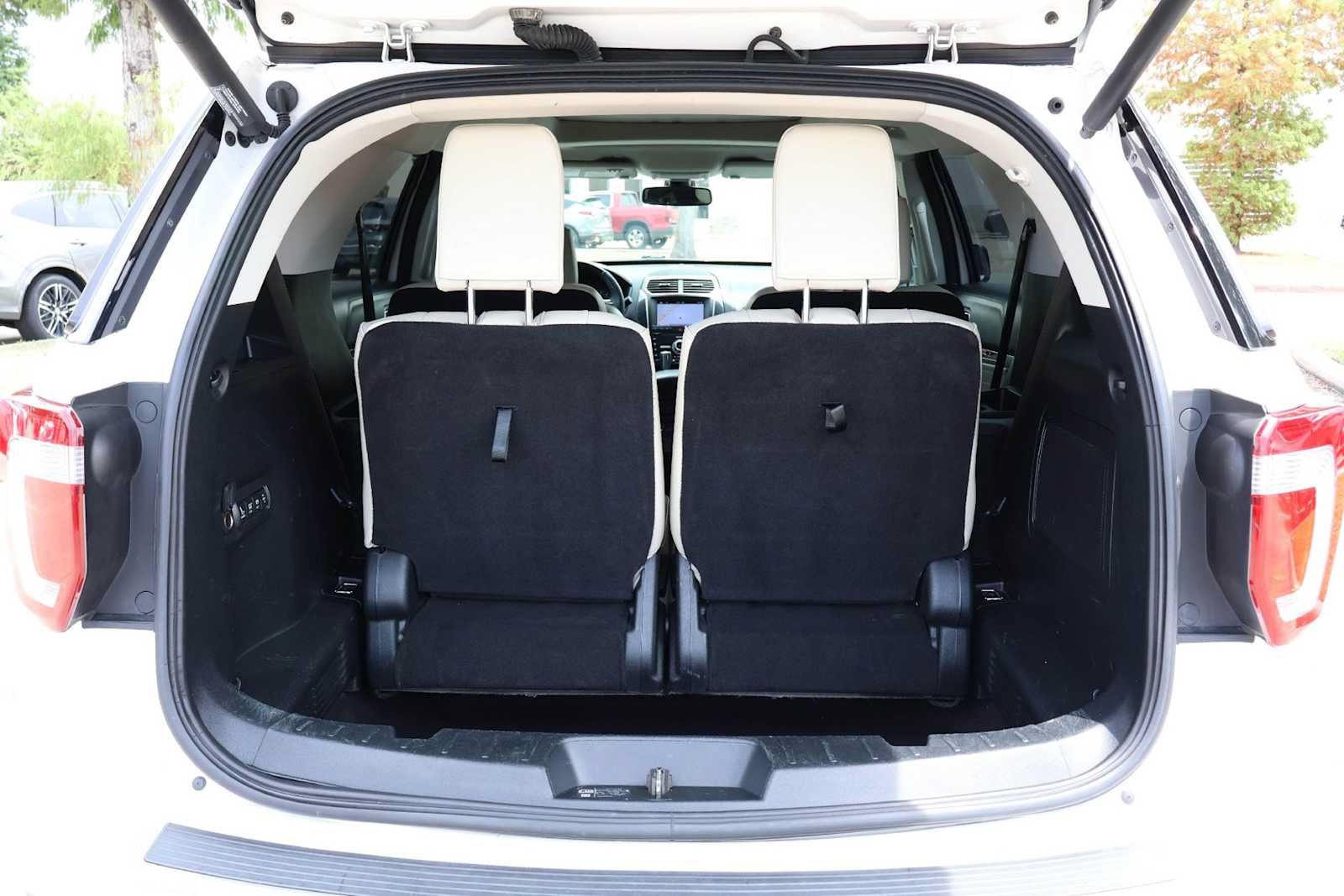 Used 2019 Ford Explorer Platinum AWD/4WD image 19
