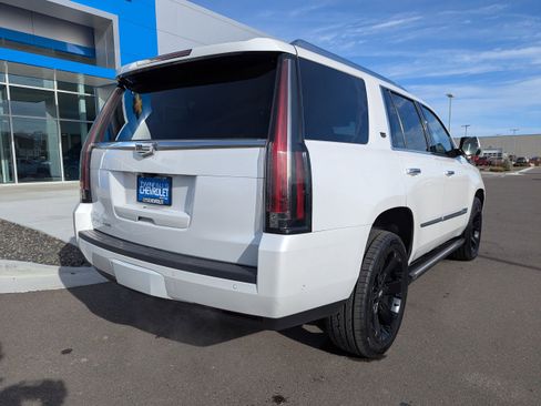 Used 2020 Cadillac Escalade Premium Luxury image 41