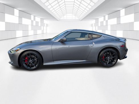 Certified 2025 Nissan Z Performance w/ Floor Mat Package RWD image 4