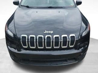 Used 2015 Jeep Cherokee Latitude w/ Cold Weather Group FWD video 2