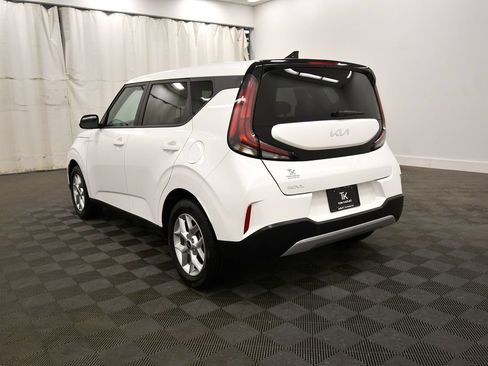 Certified 2025 Kia Soul LX FWD image 5
