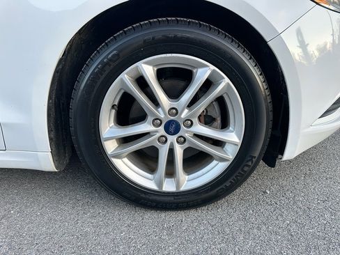 Used 2018 Ford Fusion SE image 31