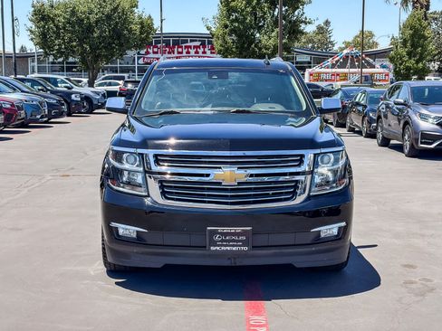 Used 2018 Chevrolet Suburban Premier RWD image 6