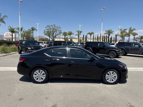 Used 2024 Nissan Sentra S FWD image 9