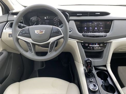 New 2025 Cadillac XT5 Premium Luxury image 11