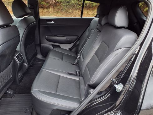 Used 2020 Kia Sportage S image 10