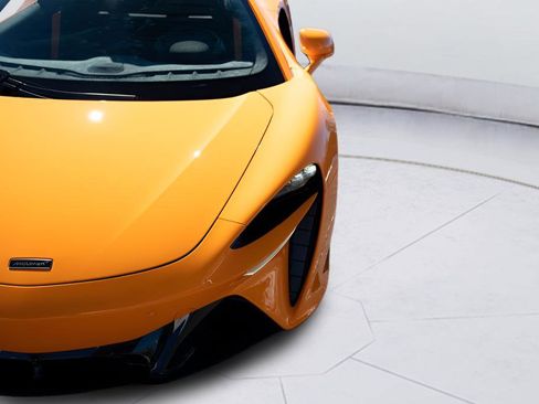 New 2026 McLaren Artura RWD image 24