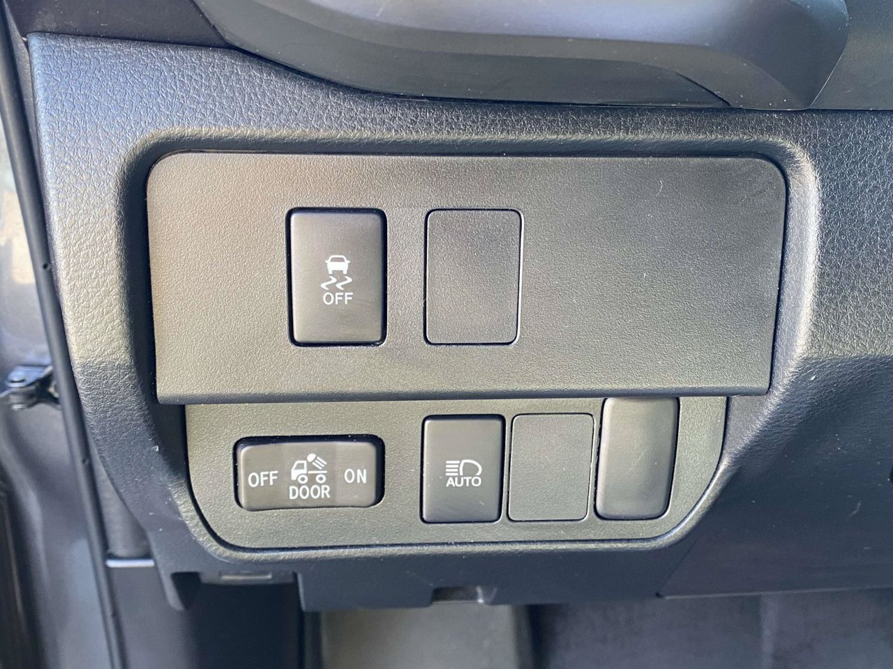 Used 2023 Toyota Tacoma SR5 RWD image 28