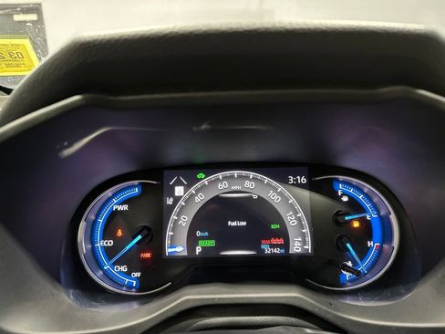 Used 2024 Toyota RAV4 SE w/ Convenience Package AWD/4WD image 9