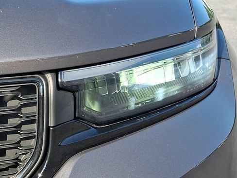 Used 2022 Jeep Grand Cherokee Altitude AWD/4WD image 12