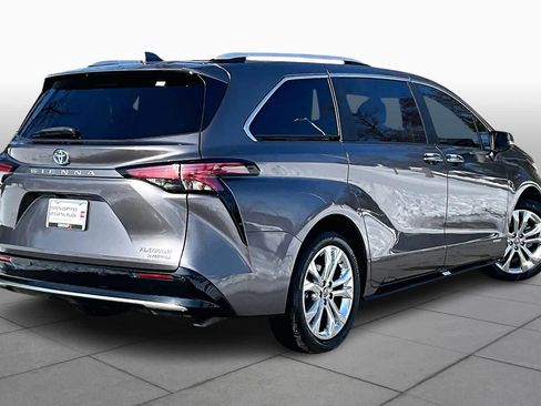 Certified 2021 Toyota Sienna Platinum image 26
