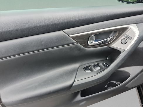Used 2014 Nissan Altima 2.5 SL w/ Technology Package FWD image 17