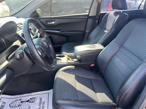 Used 2015 Toyota Camry SE FWD image 16