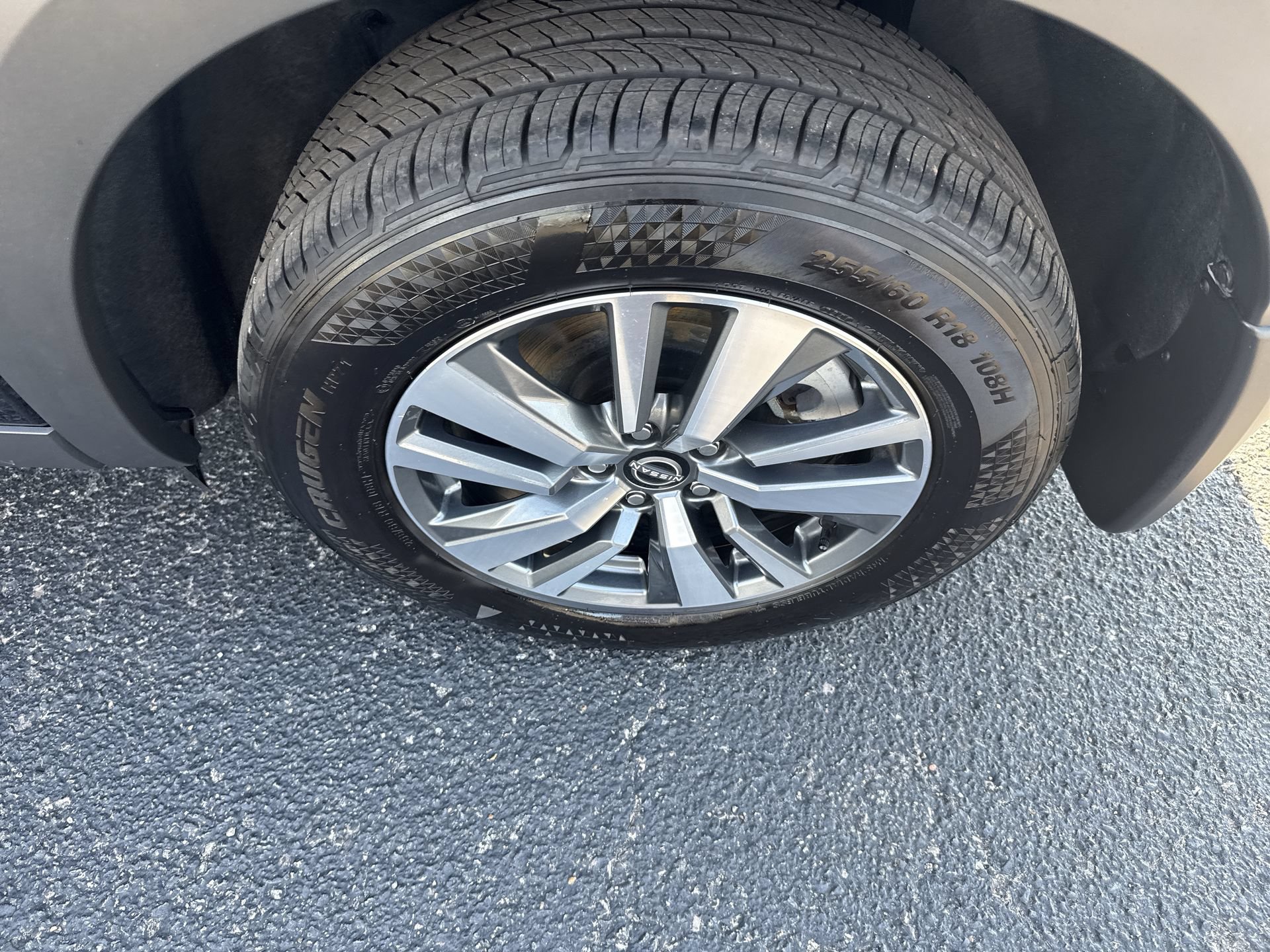 Used 2025 Nissan Pathfinder SL FWD image 40