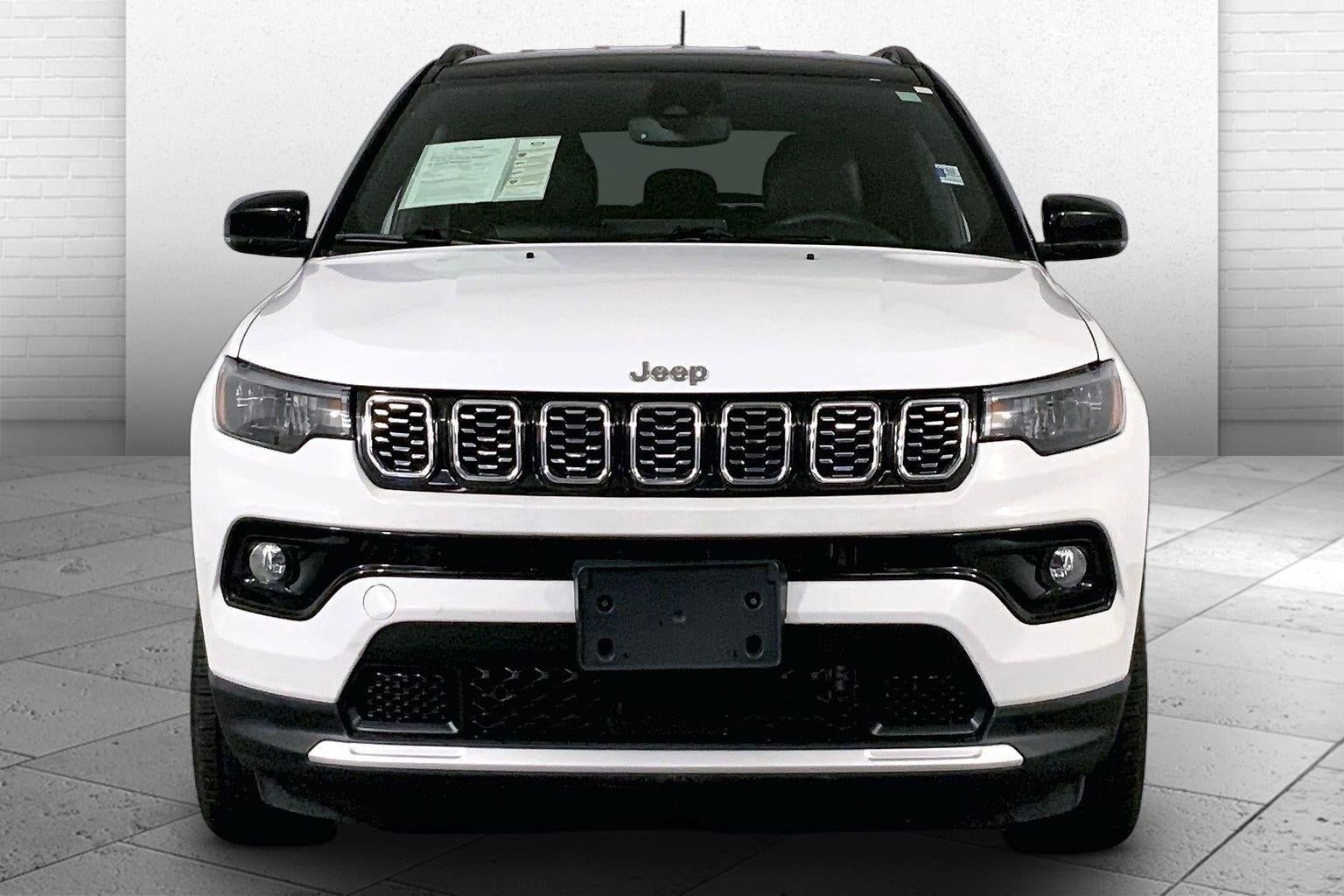 Used 2025 Jeep Compass Limited AWD/4WD image 2