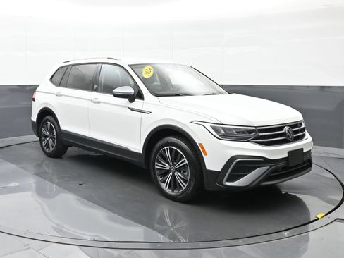 Used 2024 Volkswagen Tiguan Wolfsburg Edition AWD/4WD image 6