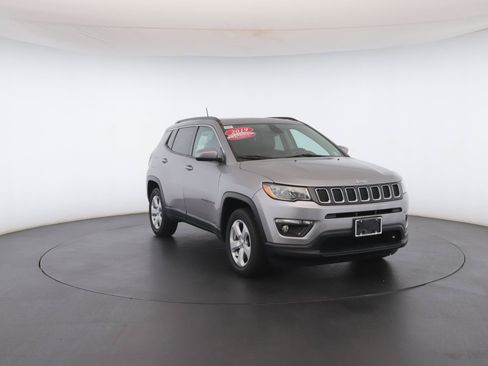 Certified 2019 Jeep Compass Latitude w/ Popular Equipment Group AWD/4WD image 31