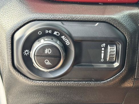 Used 2023 Jeep Gladiator Rubicon w/ Cold Weather Group AWD/4WD image 17