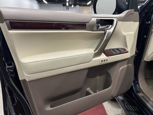 Used 2018 Lexus GX 460 Premium w/ Premium Package image 20