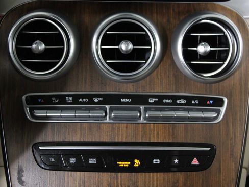 Used 2022 Mercedes-Benz GLC 300 4MATIC image 20