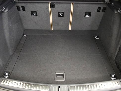 Used 2025 Porsche Macan image 53