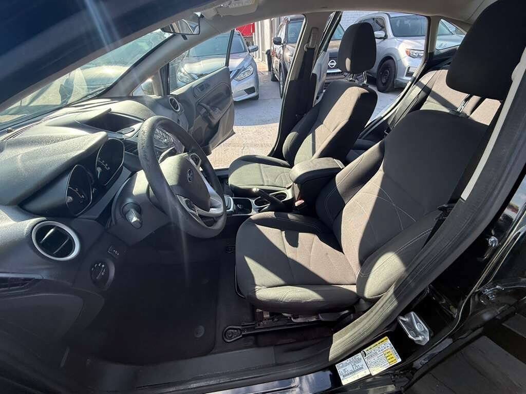 Used 2019 Ford Fiesta SE FWD image 3