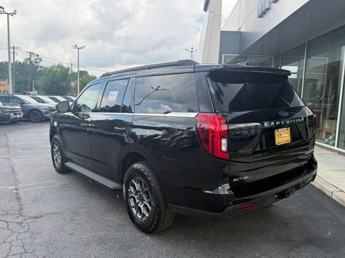 Certified 2025 Ford Expedition Active AWD/4WD image 5