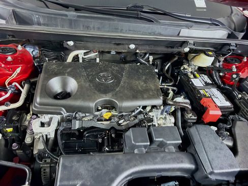 Used 2022 Toyota RAV4 XLE w/ Convenience Package FWD image 32